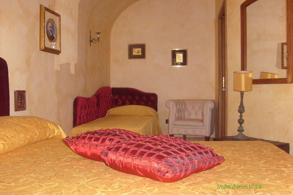 B&B Carolina Plebiscito R. Naples Room photo